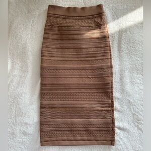Aritzia Brown textured midi skirt. Worn once or twice! Perfect for the office 🐻